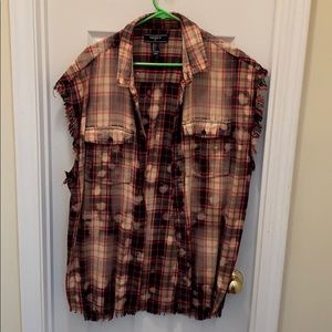 Awesome sleeveless flannel $10 Clearance